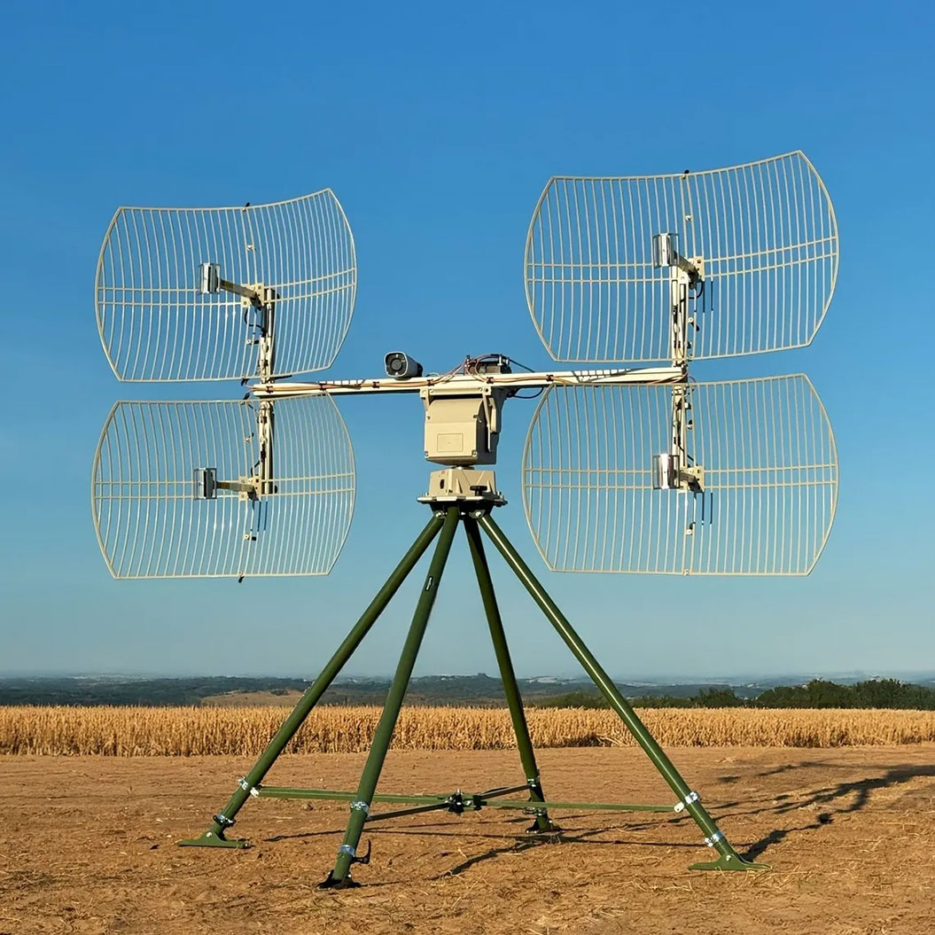 UKRSPECSYSTEMS AT-1 long-range UAV antenna tracker on field support system